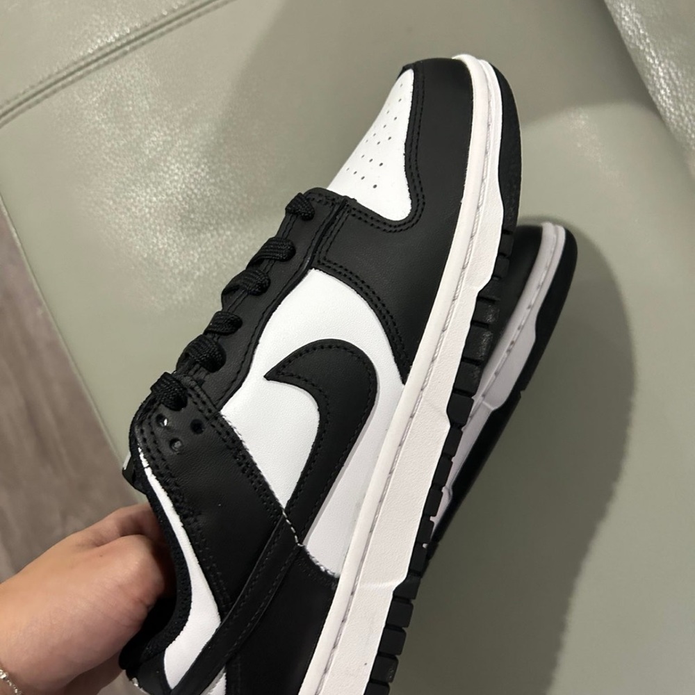 Nike Panda Dunks - Picture 3 of 4